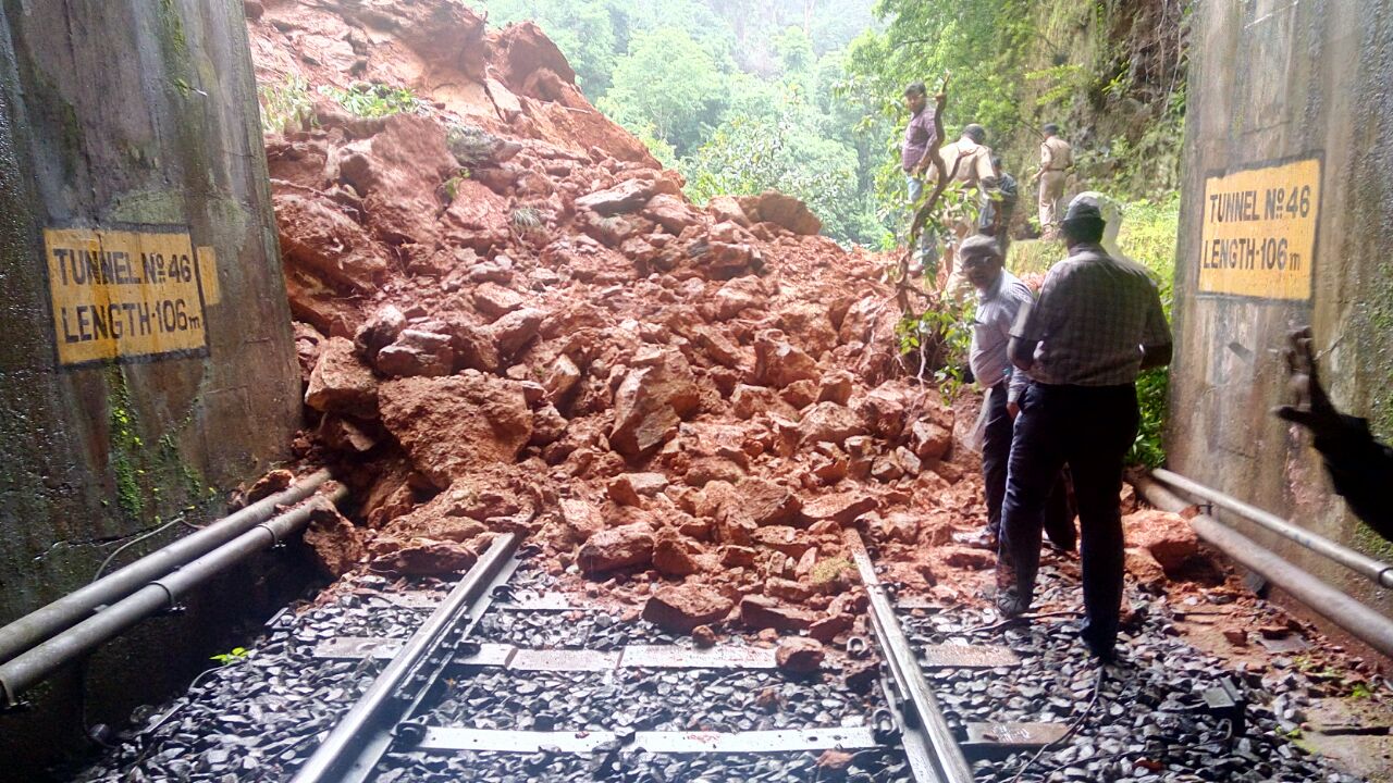 ಸುಬ್ರಹ್ಮಣ್ಯ-ಸಕಲೇಶಪುರ ರೈಲ್ವೆ ಮಾರ್ಗದಲ್ಲಿ ಗುಡ್ಡ ಕುಸಿತ